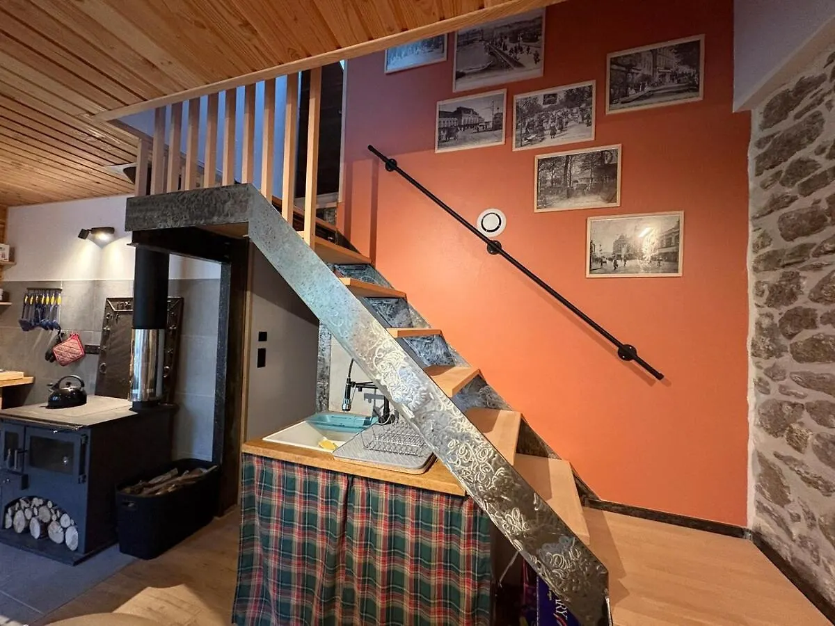 Le Refuge D'Yzeron, Gite Autonome En Pleine Foret Pour 8 Personnes Σαλέ Yzeron