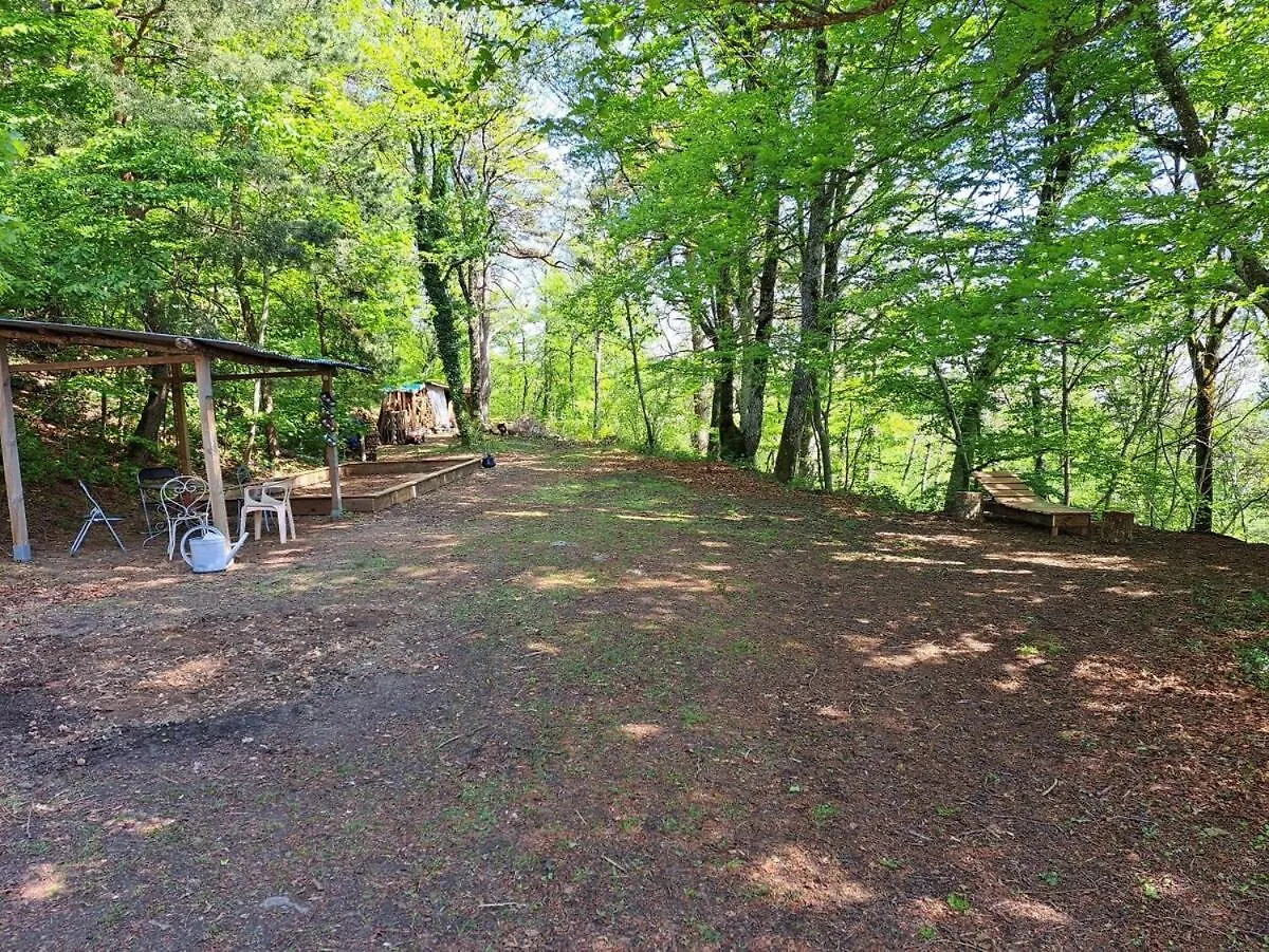 Le Refuge D'Yzeron, Gite Autonome En Pleine Foret Pour 8 Personnes 0*, Yzeron Γαλλία
